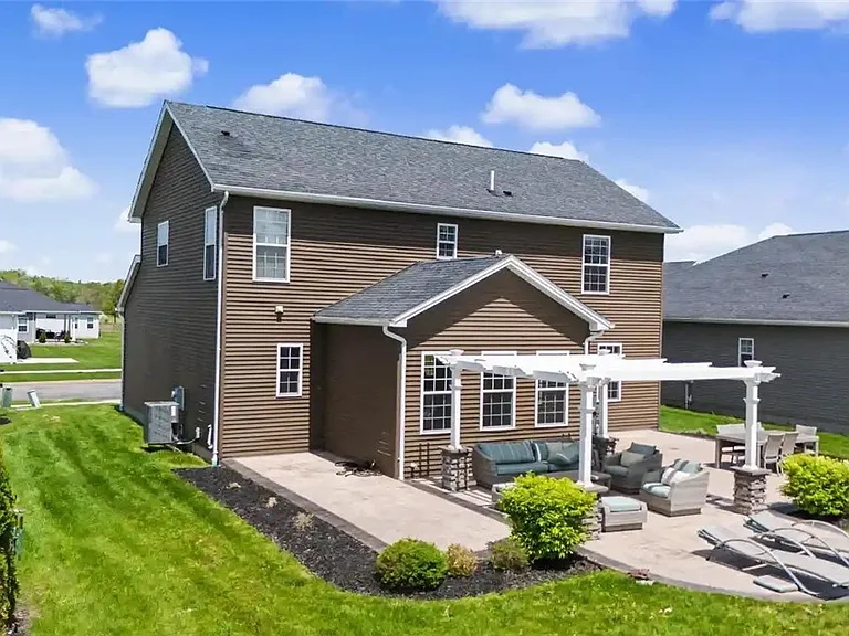 46 Eagleview Dr — Photo 7