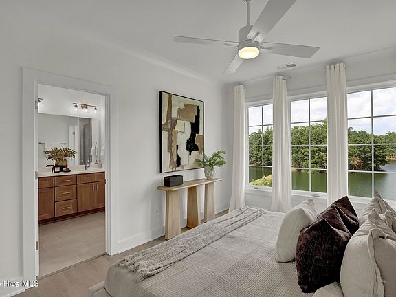 5th image of 2656 Alvernia Drive