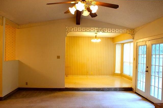 1st image of 3901 Robert Burns Dr