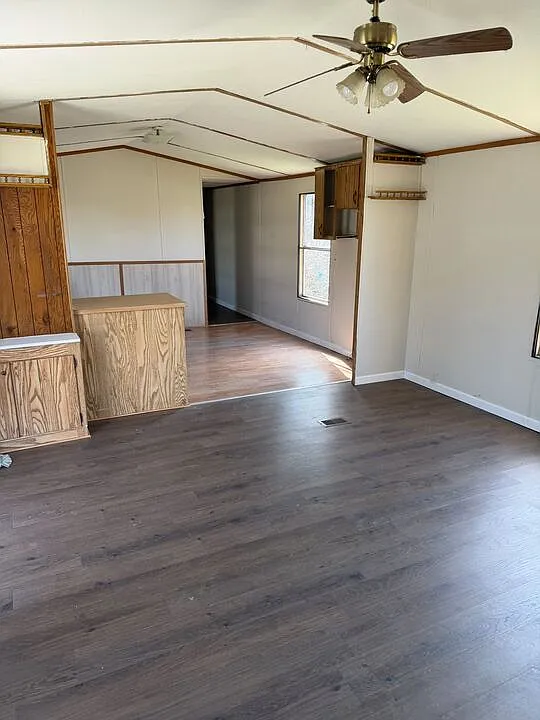 3 bed, $850 — Photo 2