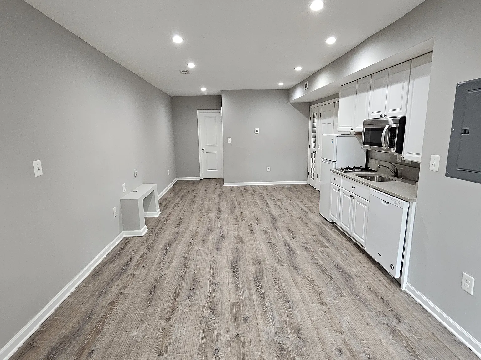 1 bed, 600 sqft, $1,600 — Photo 2