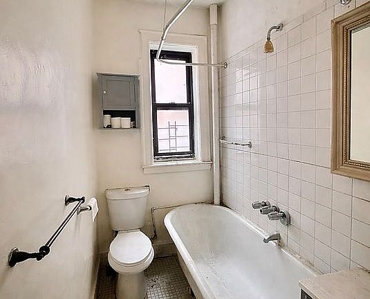 2nd image of 1989 Amsterdam Ave APT 41