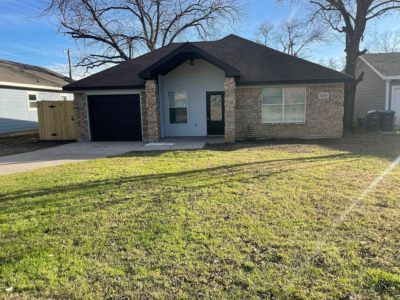 3 bed, 1393 sqft, $2,095 — Photo 2