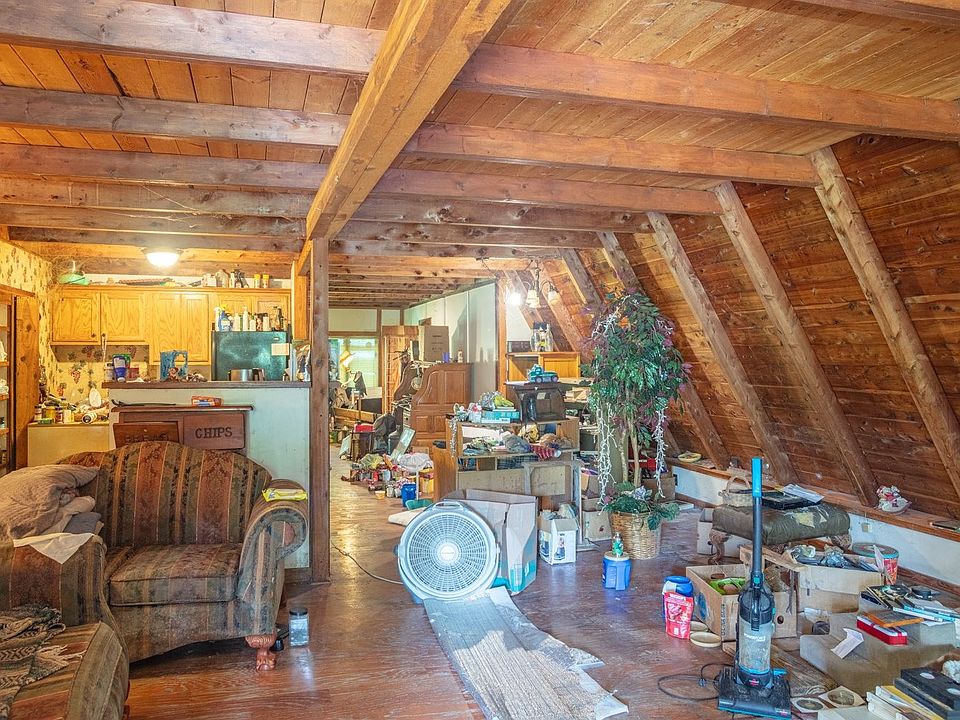 16th image of 156 Tracy Rd