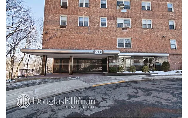 Sold by Douglas Elliman | media 23