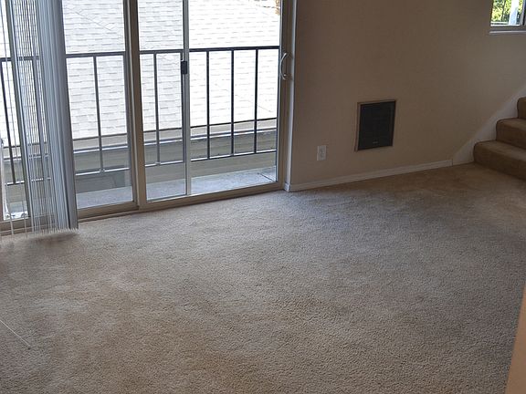 3rd image of 5263 15th Ave NE APT 302