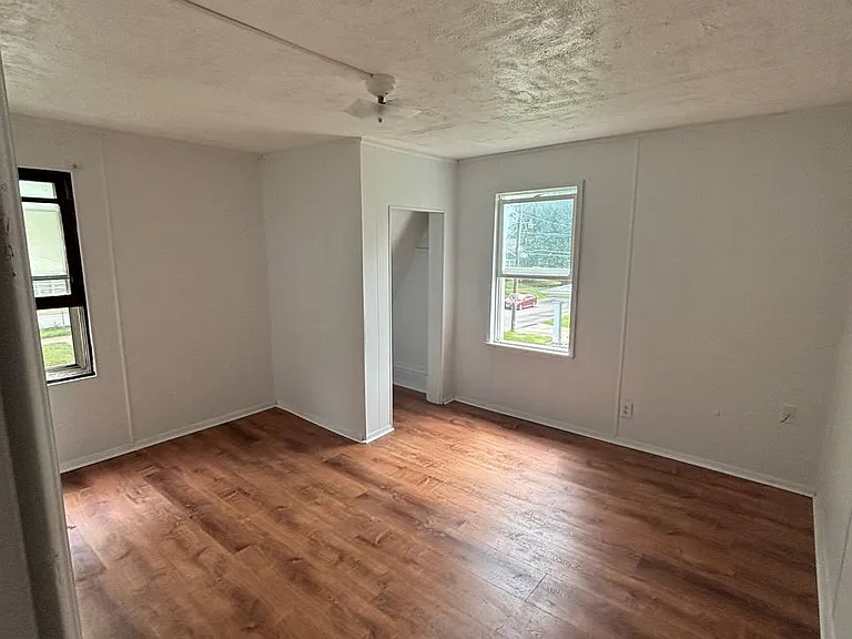 206 Allen St #2 — Photo 5