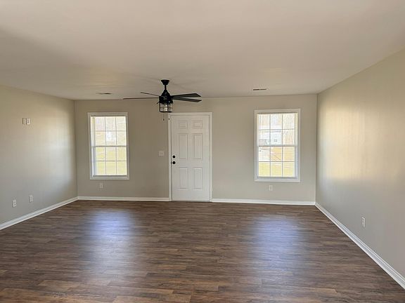 3rd image of 381 Noland Rd