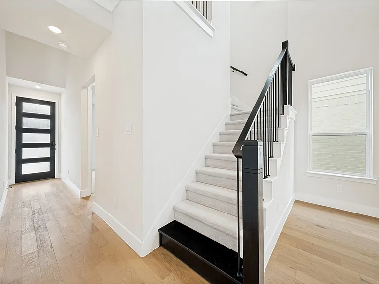 7221 Confetti St — Photo 3