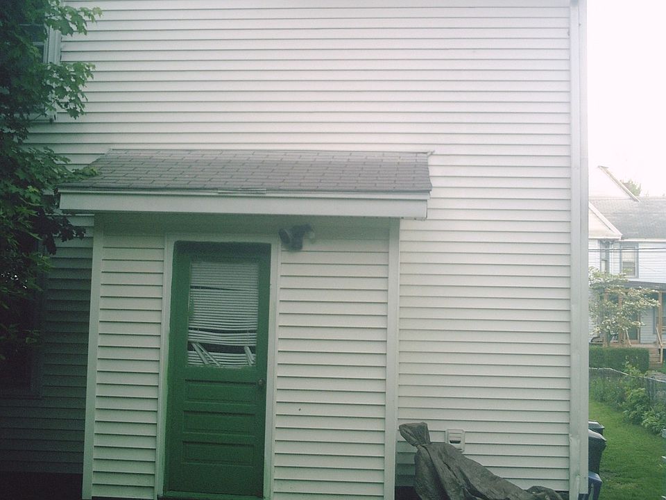 2nd image of 409-411 411 Sullivan St
