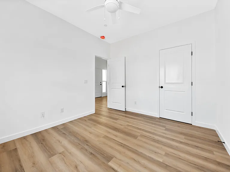 3878 Hilton Ave — Photo 22