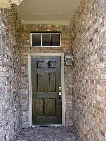 1st image of 923 Fieldstone Dr