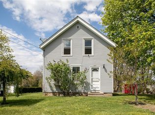 221 Sprague St, Portsmouth, RI 02871