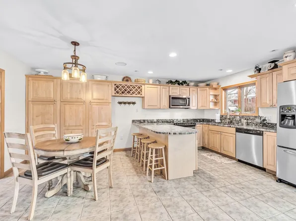 24 Laurel Street, Brattleboro, VT 05301