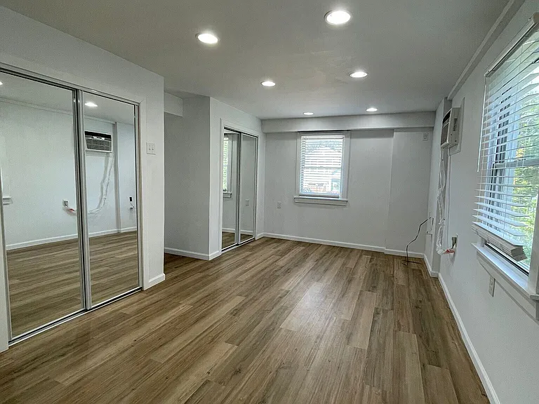 5412 York St #B — Photo 6