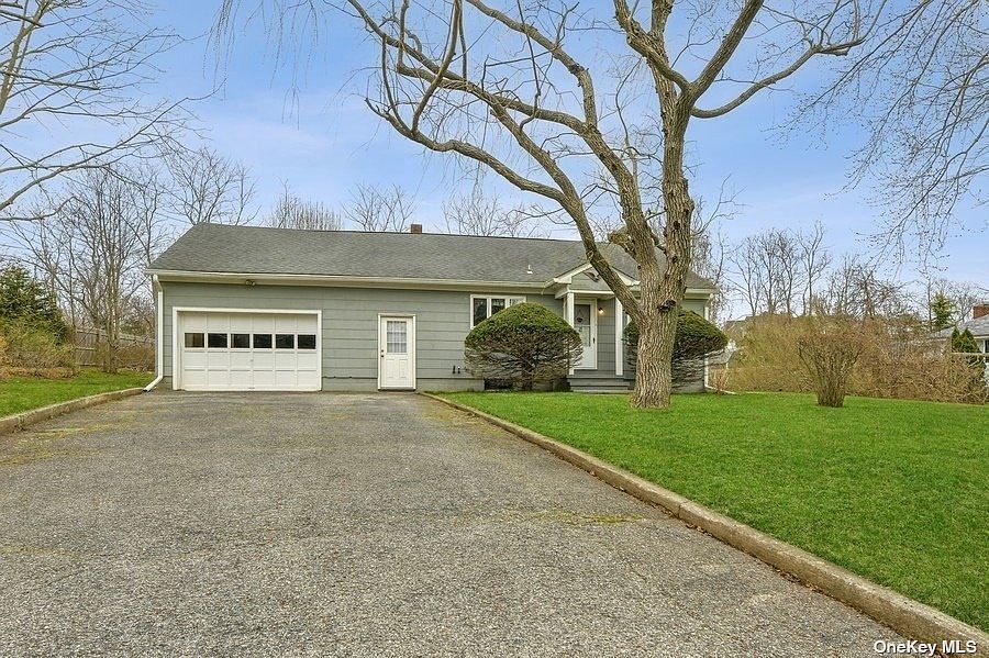 1st image of 885 Skunk Ln