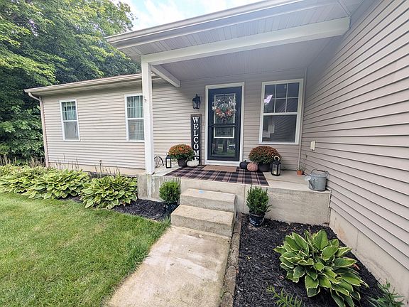 5th image of 3230 Sarah Cir