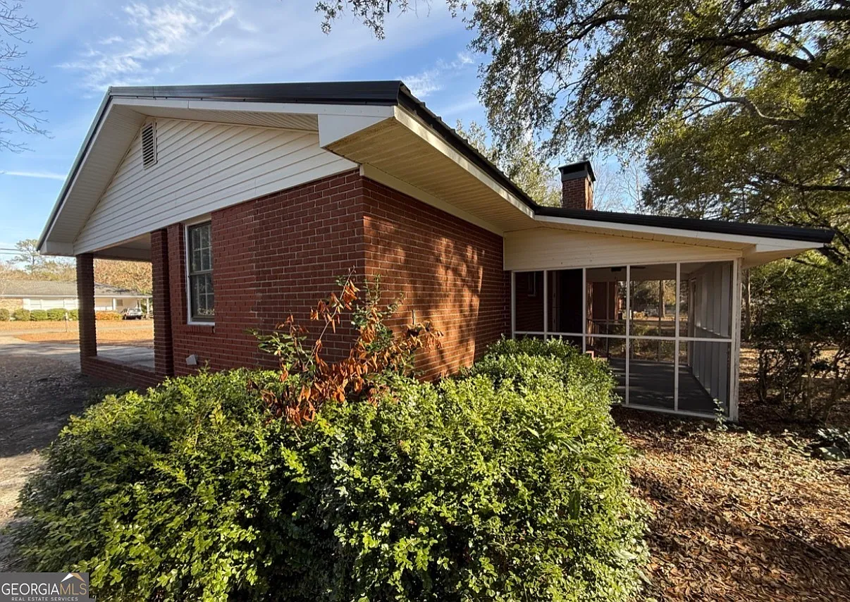 3 bed, 2.0 bath, 1659 sqft, $1,750 — Photo 4