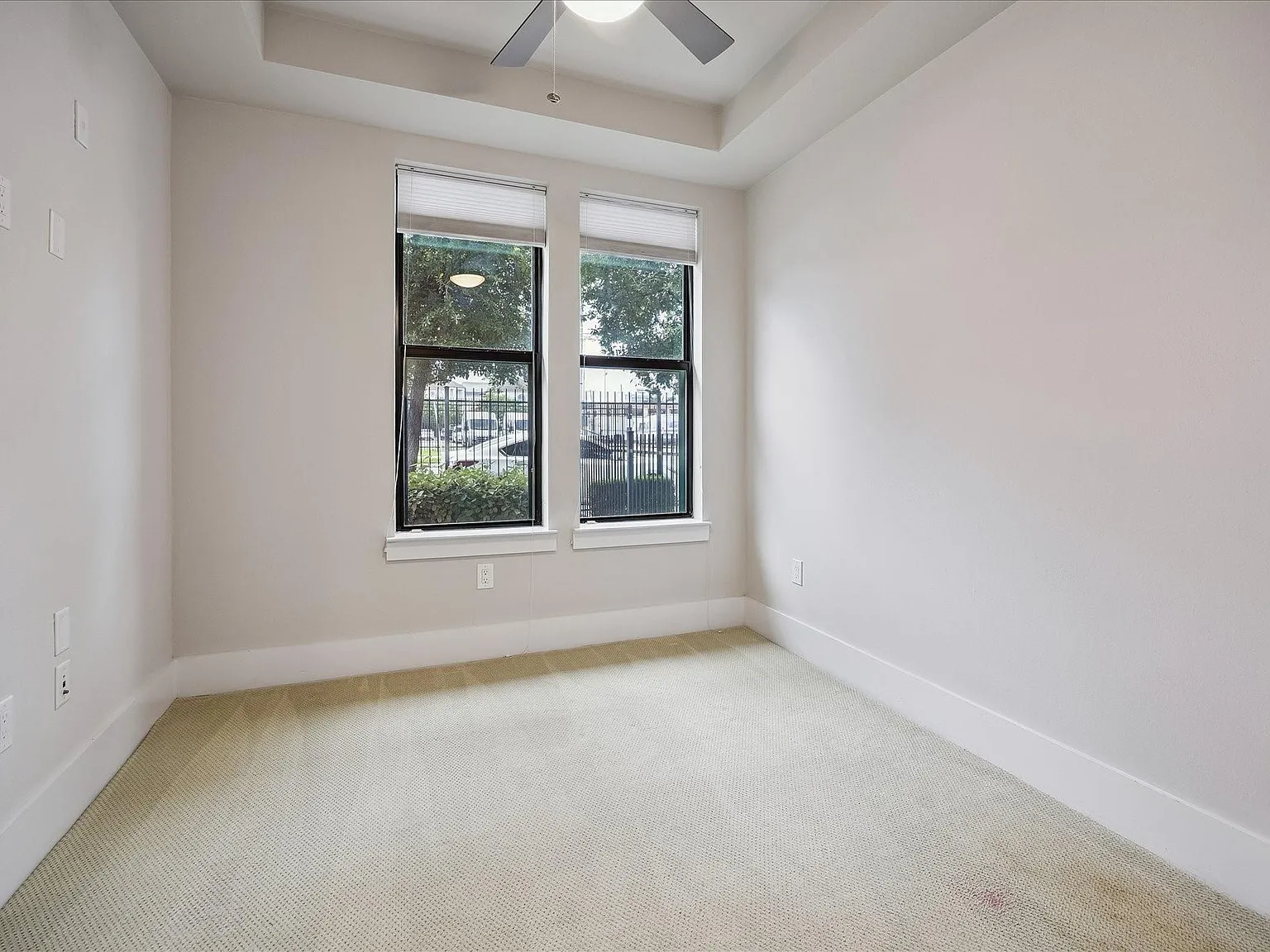 3 bed, 3.5 bath, 1347 sqft, $2,400 — Photo 4