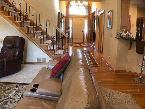 4th image of 6424 Meadow Glen Dr