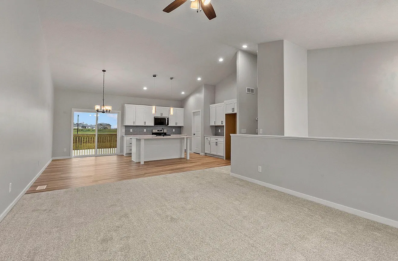 4 bed, 2364 sqft, $3,700 — Photo 2
