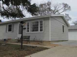 1102 S 10th Ave, St Charles, IL