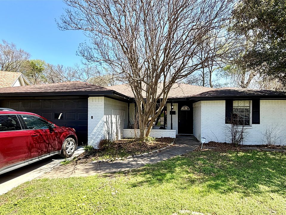 1st image of 439 Shorewood Dr