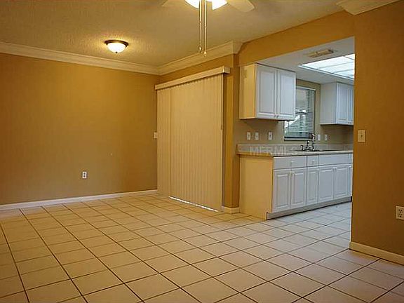5th image of 322 N Bay Hills Blvd