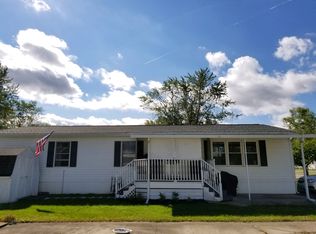 228 Devonshire Dr, Dimondale, MI 48821