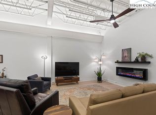 215 S Jefferson Ave #102, West Jefferson, NC 28694