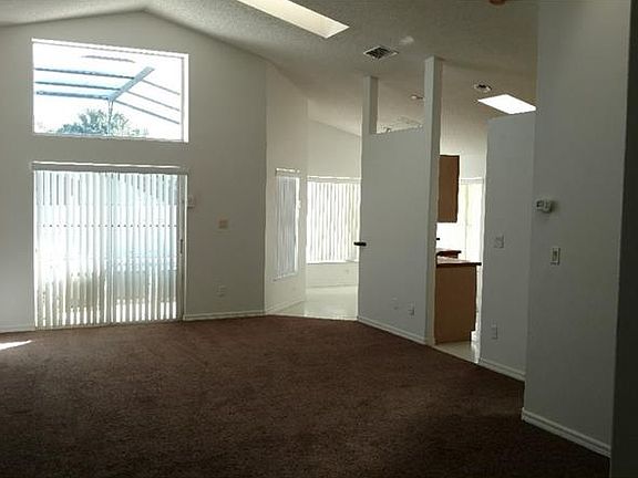 2nd image of 16049 Magnolia Hill St