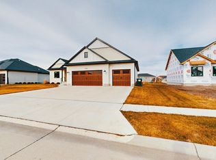 5120 Meadow Ridge Pl, Columbus, NE 68601
