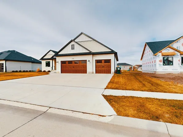 5120 Meadow Ridge Pl, Columbus, NE 68601