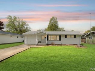 1711 N Van Buren St, Litchfield, IL 62056