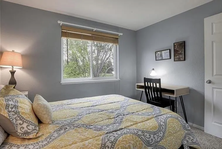 upstairs bedroom 2