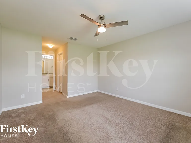 2212 NW 9th St — Photo 10
