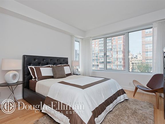 5th image of 14 W 14th St APT 10A