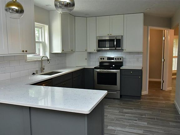 3rd image of 11606 Jaycreek Dr