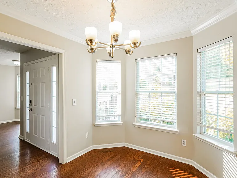 1428 Sprucedale Dr — Photo 5