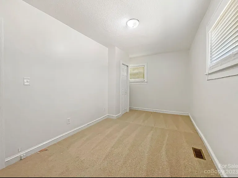 404 Morgan St — Photo 8