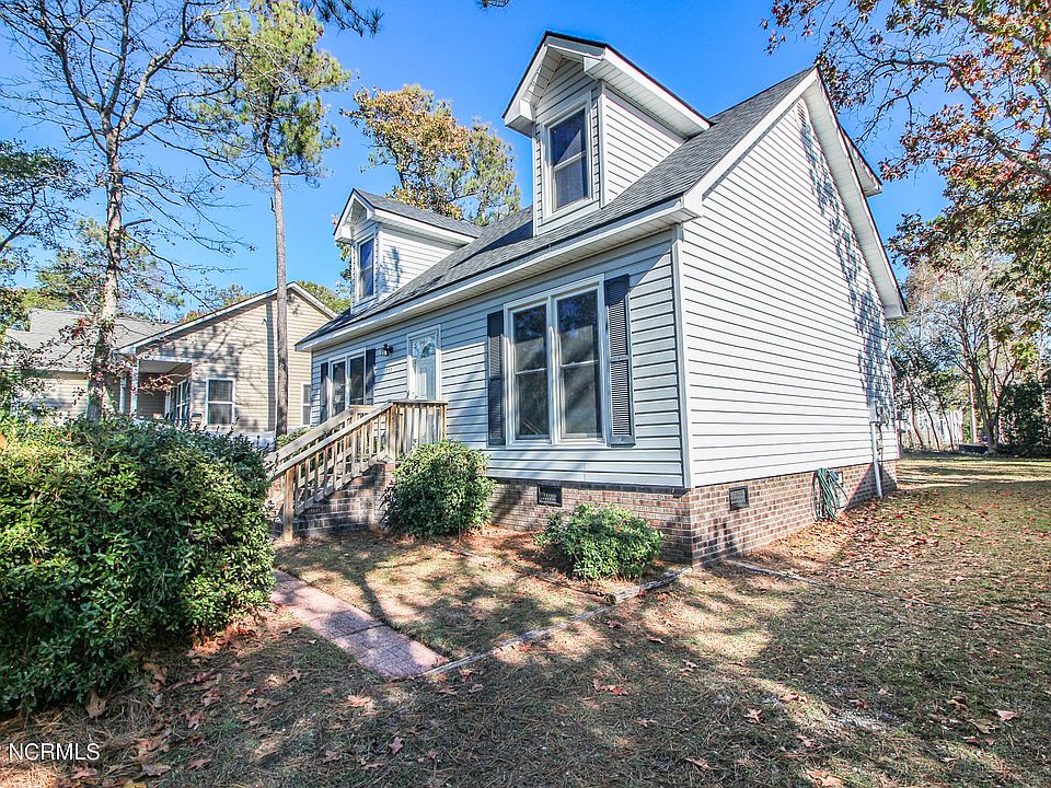 208 NE 36th Street, Oak Island, NC 28465 Zillow