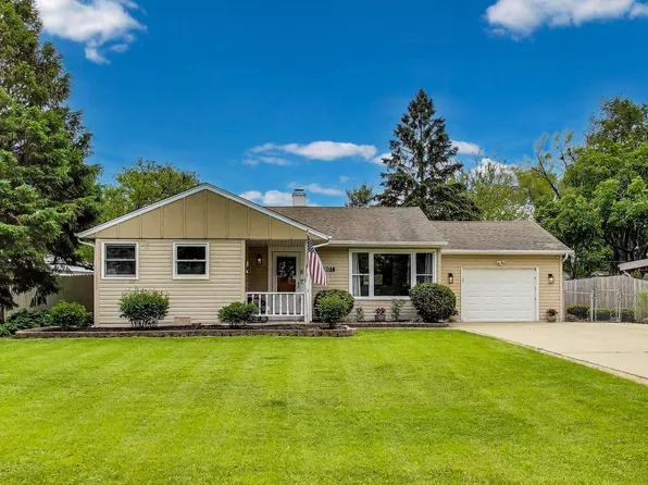 2801 Fremont St, Rolling Meadows, IL 60008