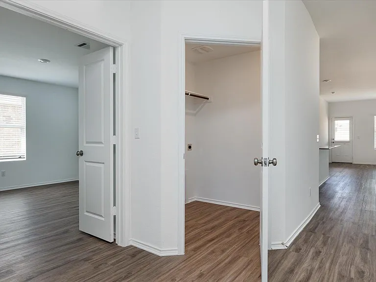 104 Vintage Dr — Photo 12