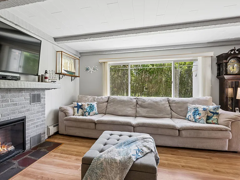 20 Franklin Dr — Photo 13