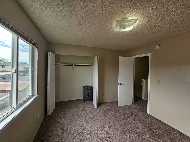 7628 Lexington Manor Dr — Photo 22
