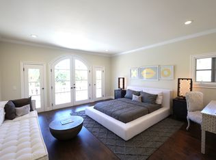 12855 Parkyns St, Los Angeles, CA 90049