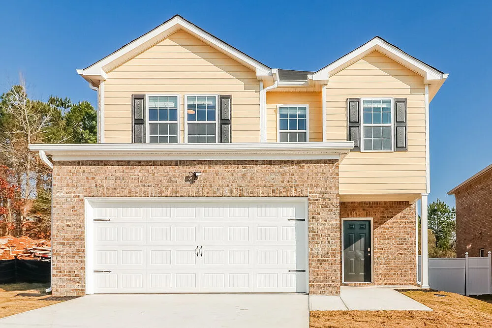 4 bed, 2.5 bath, 2481 sqft, $2,545 — Photo 1