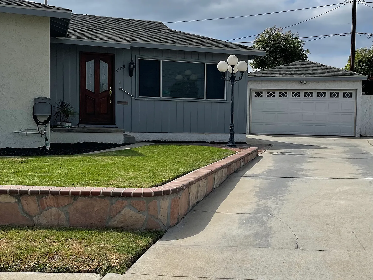 3 bed, 1017 sqft, $3,850 — Photo 2