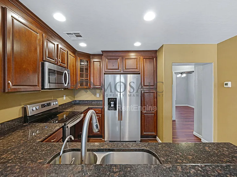 5626 S 21st Pl — Photo 16