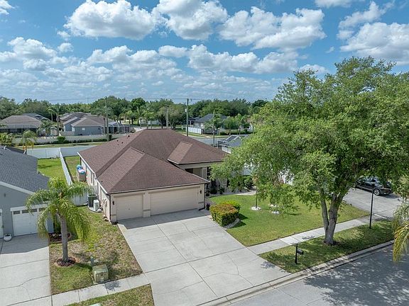 3rd image of 2814 Duncan Tree Cir
